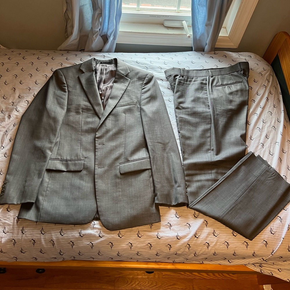 Calvin Klein full suit, 40R jacket and 32x32 pants